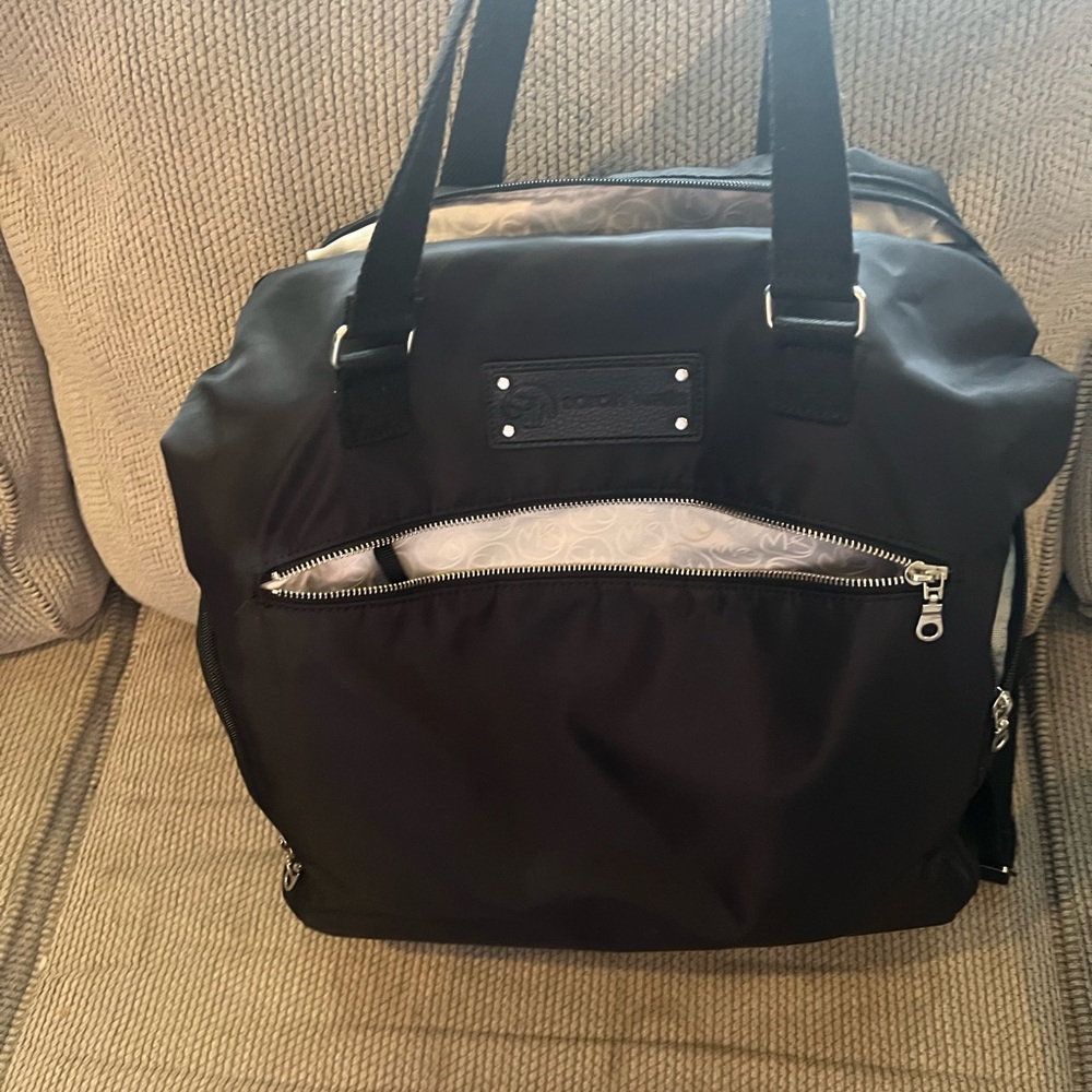 Like new Sarah Wells Pump Bag.